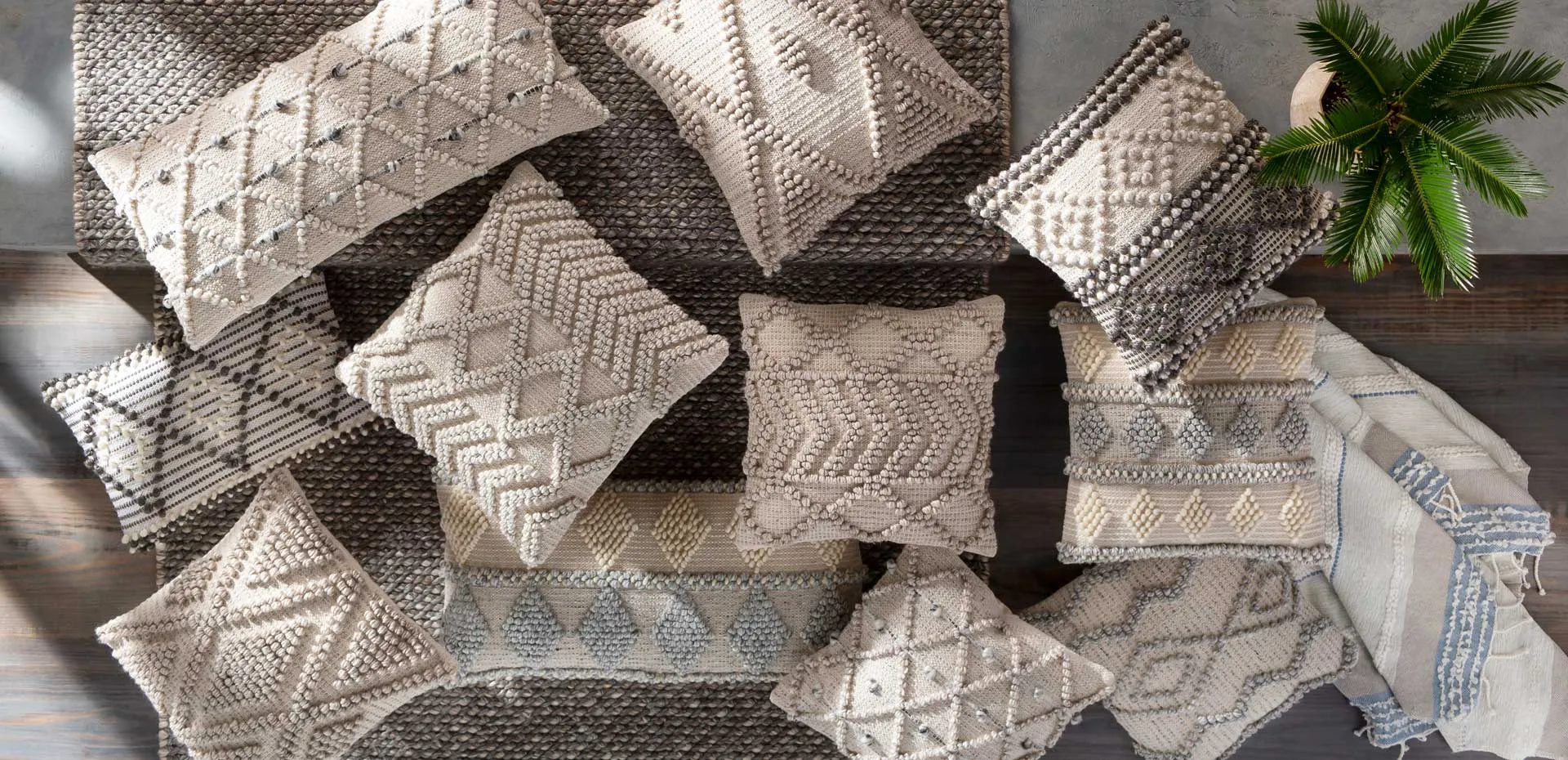 Anna Pillow Cream/Light Gray/Charcoal