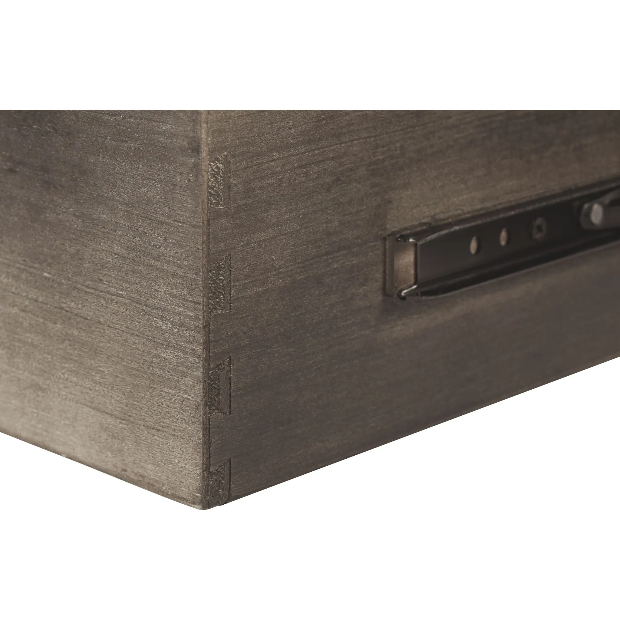 Bellvern-Exclusive Chest