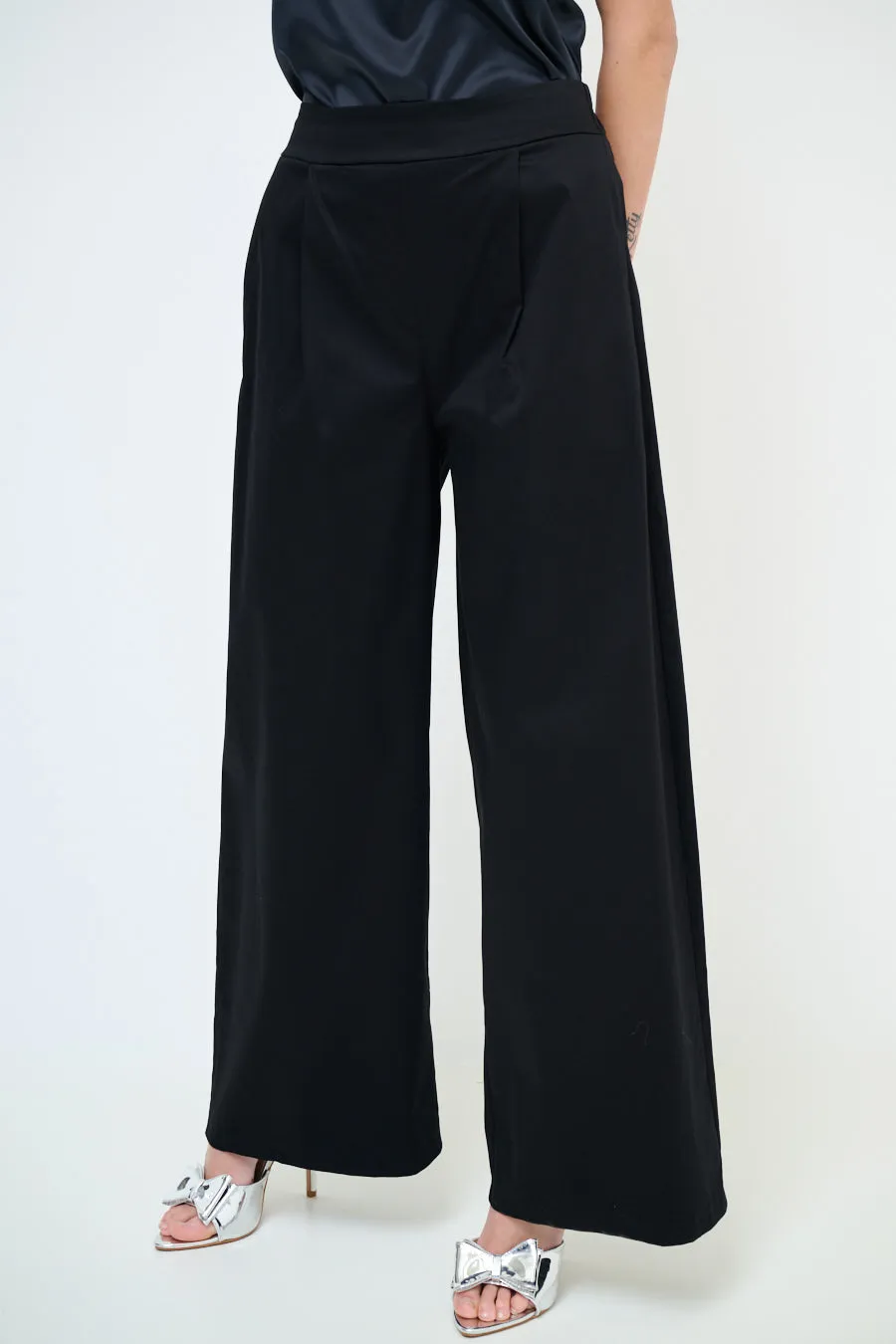 High-waisted wide leg pleated trousers wholesale