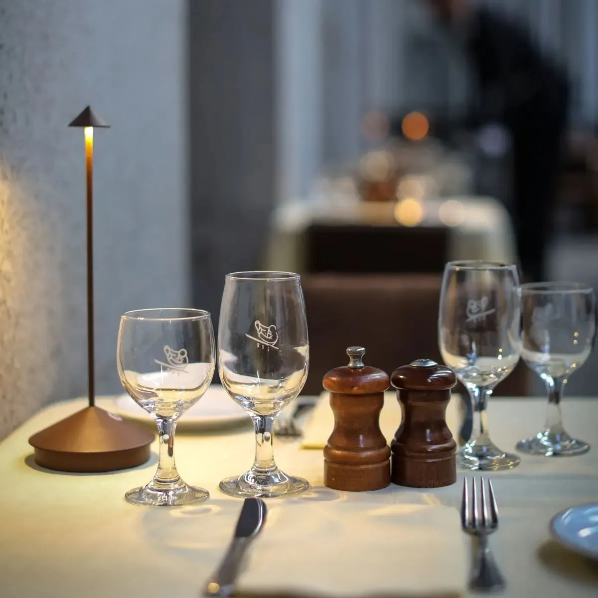 Modern Cordless Table Lamp